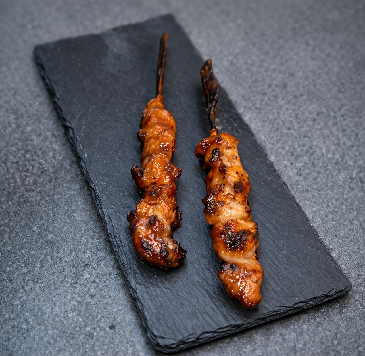 Brochettes yakitori de poulet laquées